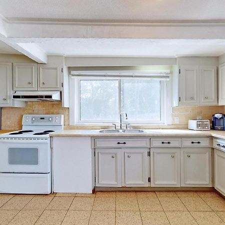 Main Beach River Retreat - Wasaga Beach 1 - Main Strip - 95 Mosley St エクステリア 写真
