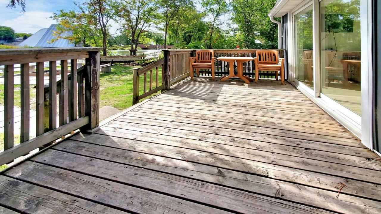 Main Beach River Retreat - Wasaga Beach 1 - Main Strip - 95 Mosley St エクステリア 写真