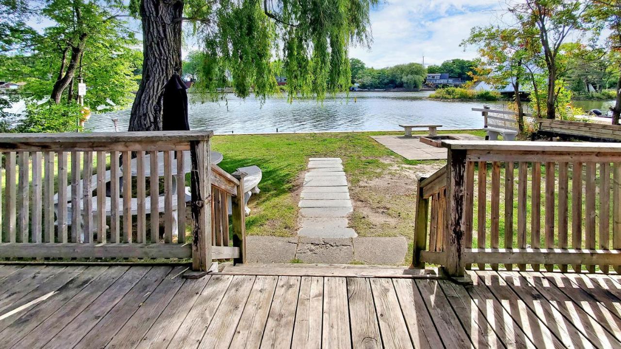 Main Beach River Retreat - Wasaga Beach 1 - Main Strip - 95 Mosley St エクステリア 写真