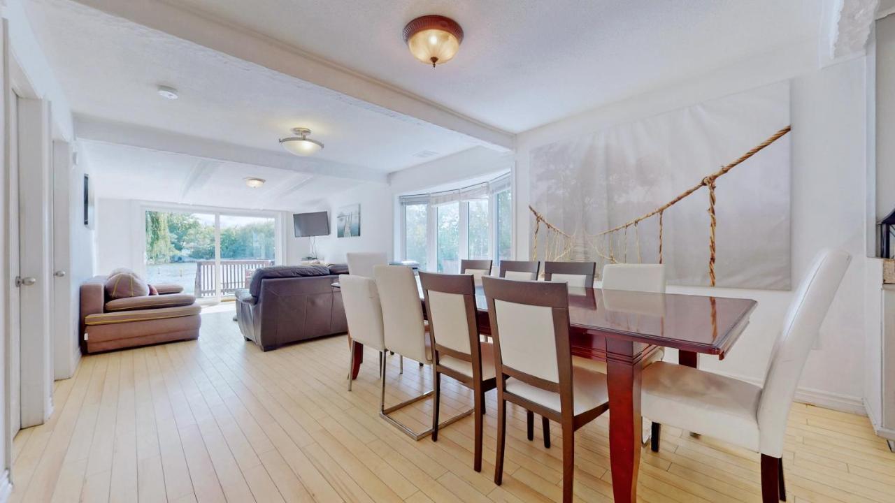 Main Beach River Retreat - Wasaga Beach 1 - Main Strip - 95 Mosley St エクステリア 写真