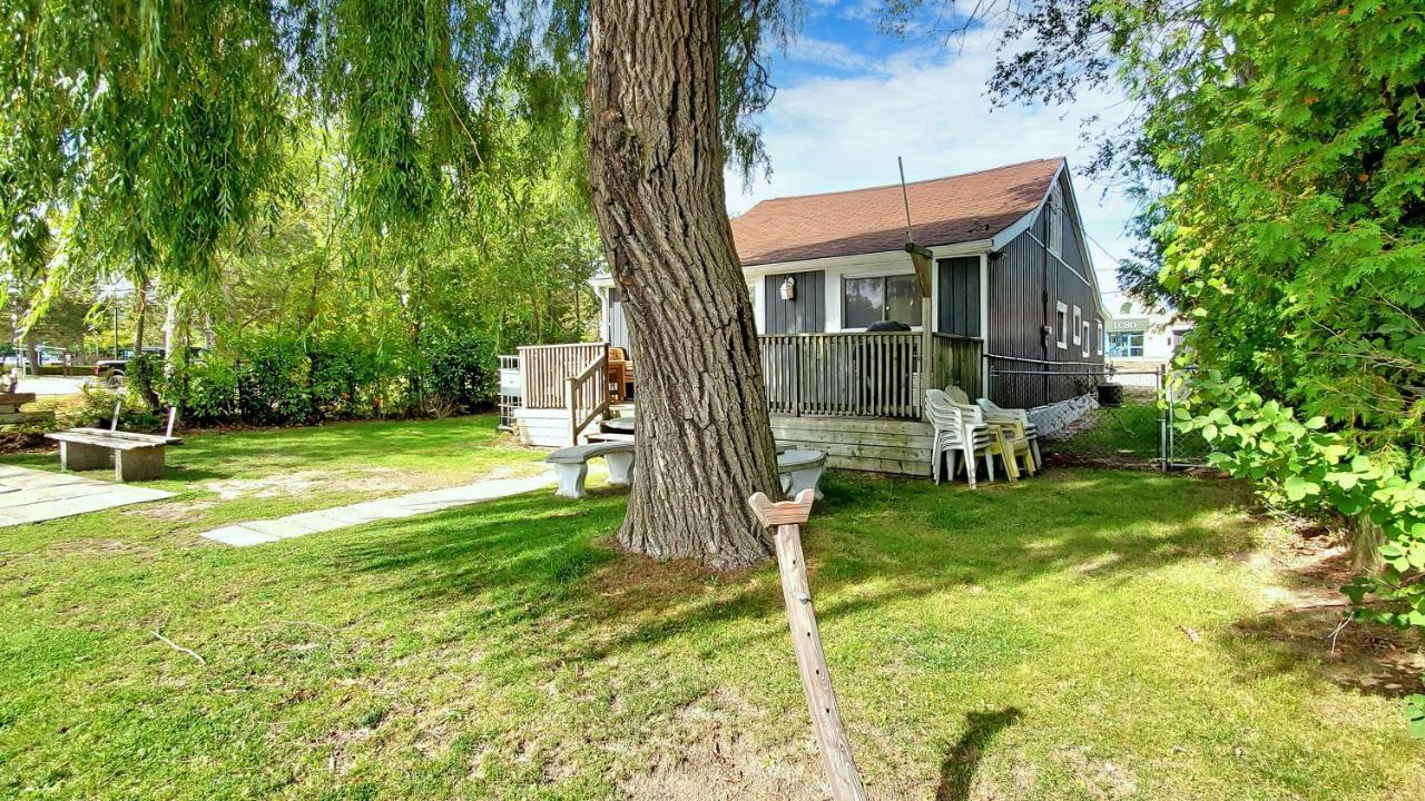 Main Beach River Retreat - Wasaga Beach 1 - Main Strip - 95 Mosley St エクステリア 写真