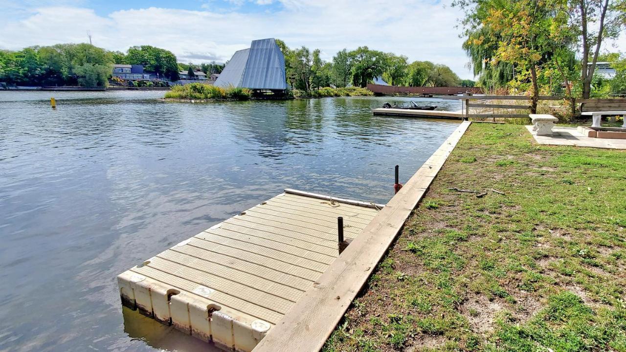 Main Beach River Retreat - Wasaga Beach 1 - Main Strip - 95 Mosley St エクステリア 写真